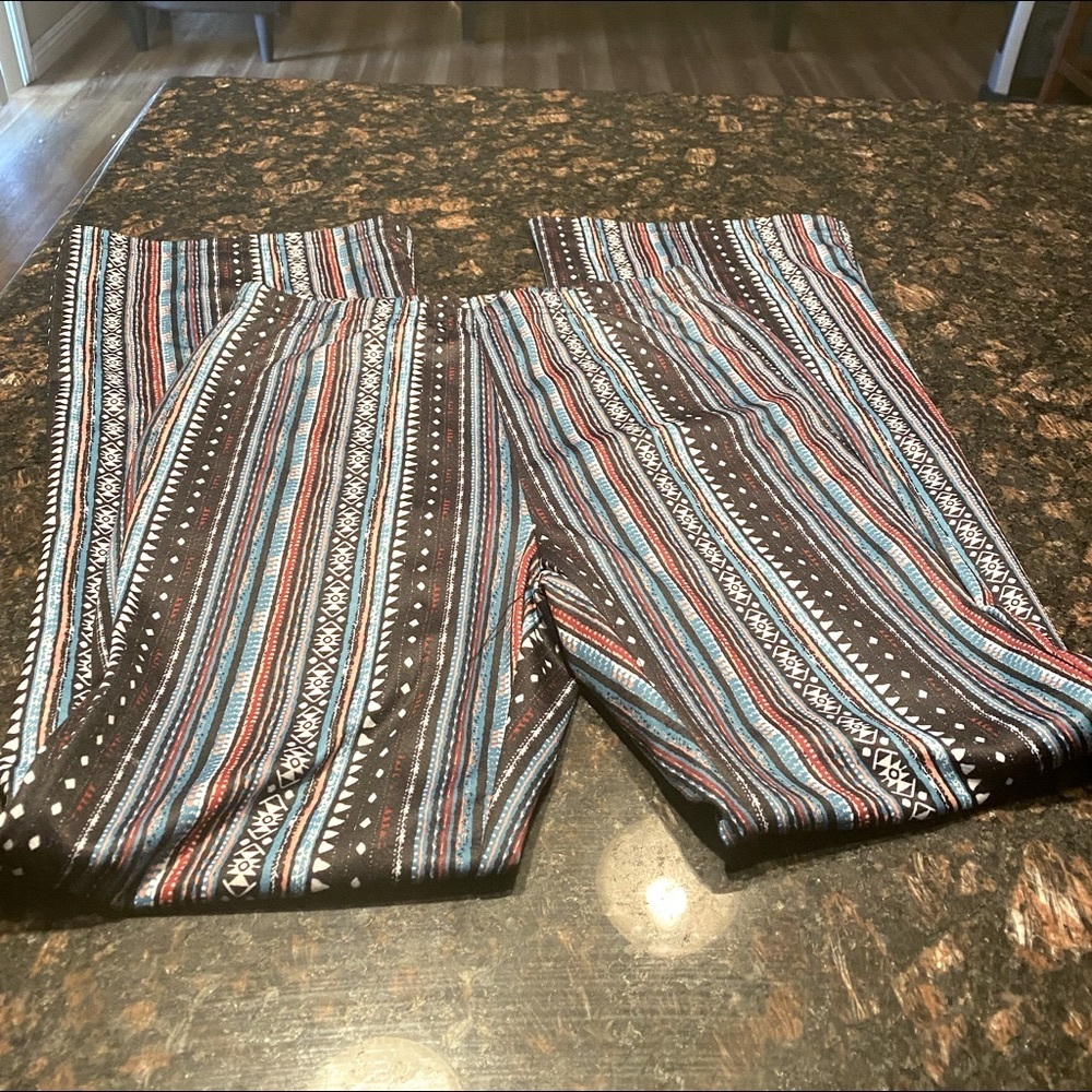 🔴 Shein Flare Leg Pants - Super Flattering